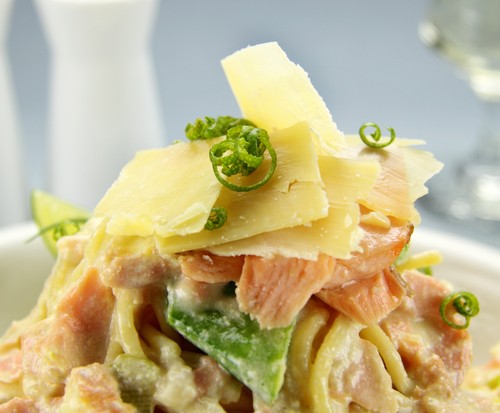 Салат мясной с ананасом Салат мясной с ананасом